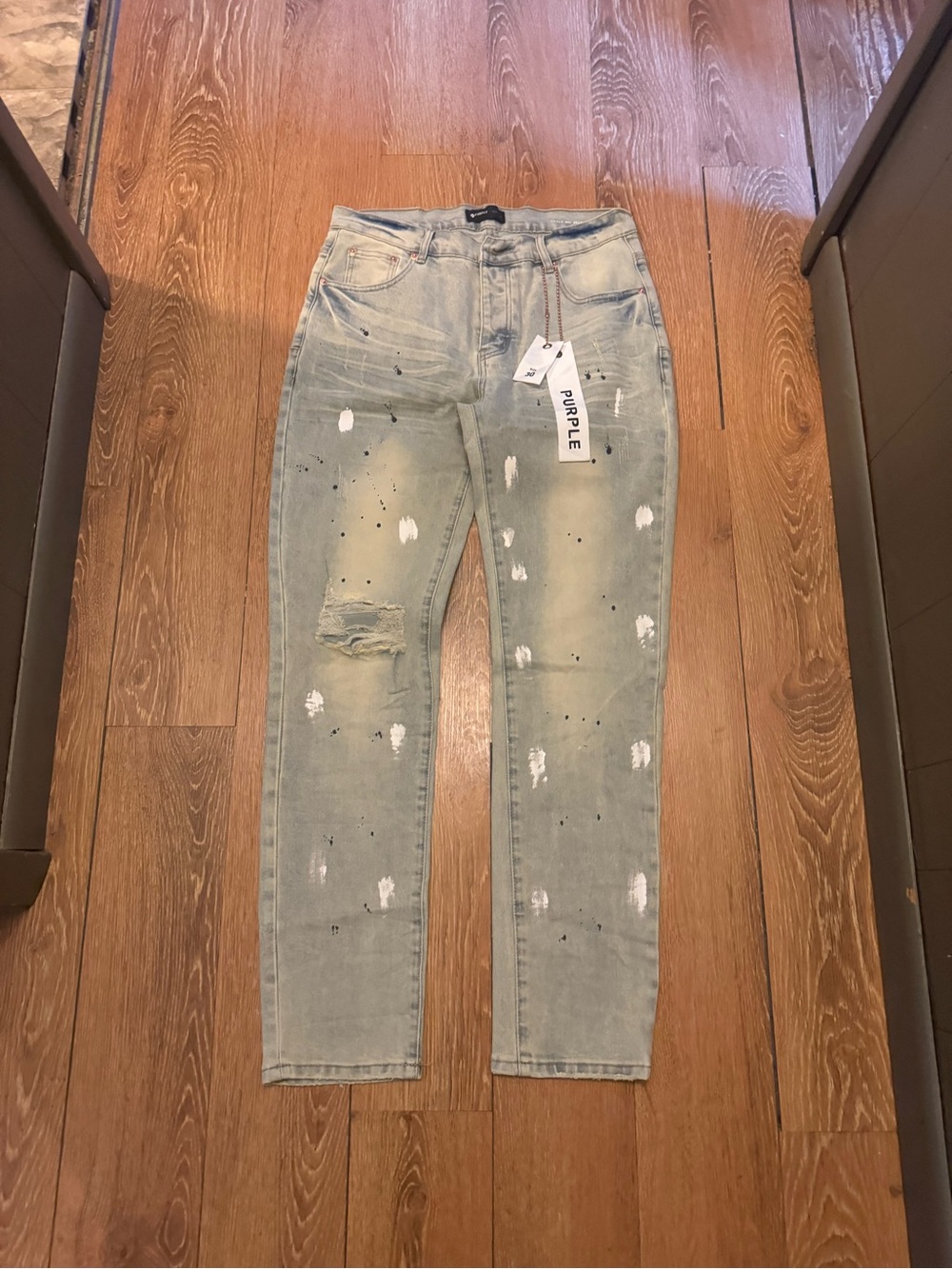 Purple Brand blue jeans with paint splatter, 

Size: 30 

#denim #paintsplatter